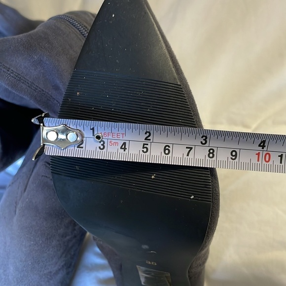 Le Chateau Gray Faux Suede Over the Knee Boots with Stiletto Heel Size 38 - Picture 15 of 16